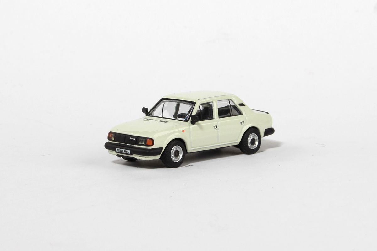 Škoda 120L (1984) 1:72 - Bílá Ledová Abrex - zvìtšit obrázek